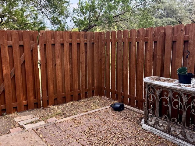 223 Stowaway CV B, Lakeway, TX 78734