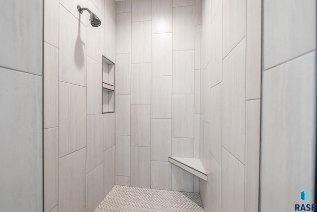 409 N Piper Dr Drive, Sioux Falls, SD 57110