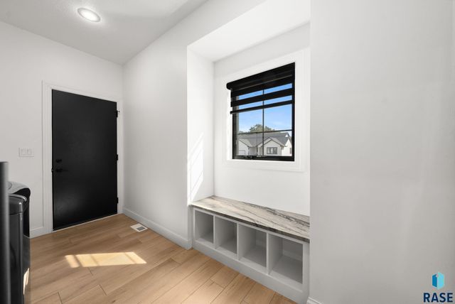 409 N Piper Dr Drive, Sioux Falls, SD 57110