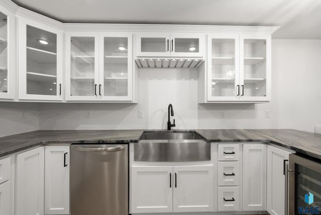 409 N Piper Dr Drive, Sioux Falls, SD 57110