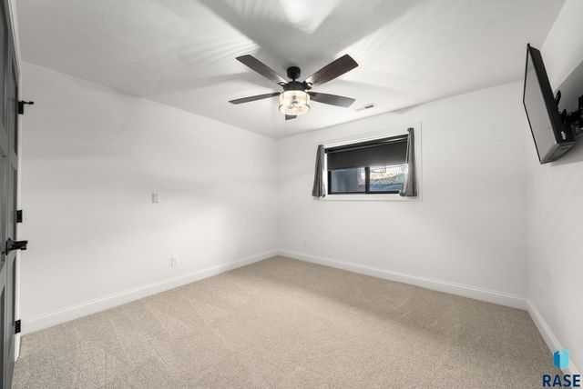 409 N Piper Dr Drive, Sioux Falls, SD 57110