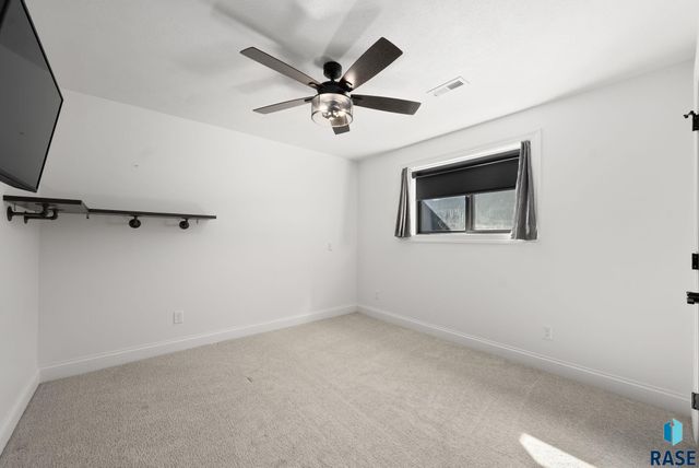 409 N Piper Dr Drive, Sioux Falls, SD 57110