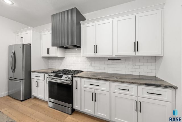 409 N Piper Dr Drive, Sioux Falls, SD 57110