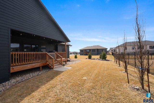 409 N Piper Dr Drive, Sioux Falls, SD 57110