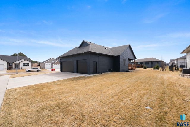 409 N Piper Dr Drive, Sioux Falls, SD 57110