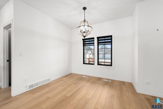 409 N Piper Dr Drive, Sioux Falls, SD 57110