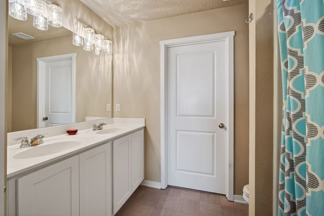 904 Cove Street SE, Bondurant, IA 50035