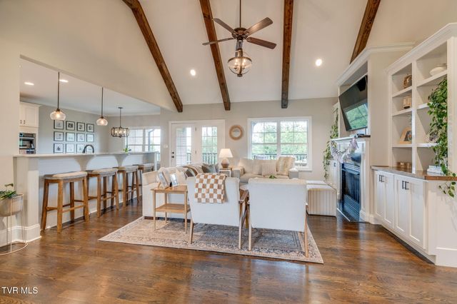 121 Sunset Ridge Boulevard, Johnson City, TN 37615