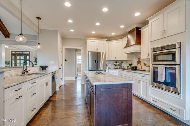 121 Sunset Ridge Boulevard, Johnson City, TN 37615