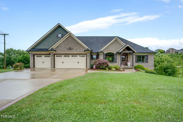 121 Sunset Ridge Boulevard, Johnson City, TN 37615