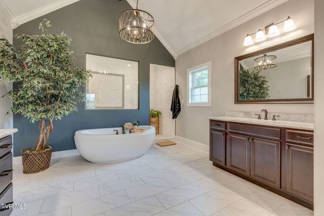 121 Sunset Ridge Boulevard, Johnson City, TN 37615