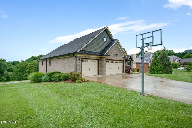 121 Sunset Ridge Boulevard, Johnson City, TN 37615