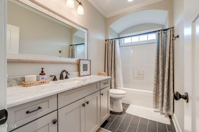 121 Sunset Ridge Boulevard, Johnson City, TN 37615
