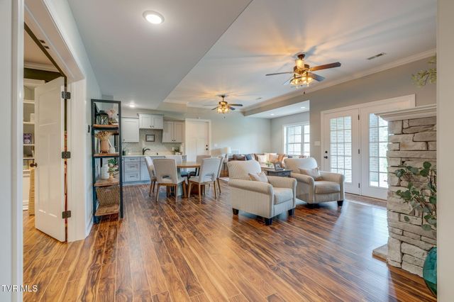 121 Sunset Ridge Boulevard, Johnson City, TN 37615