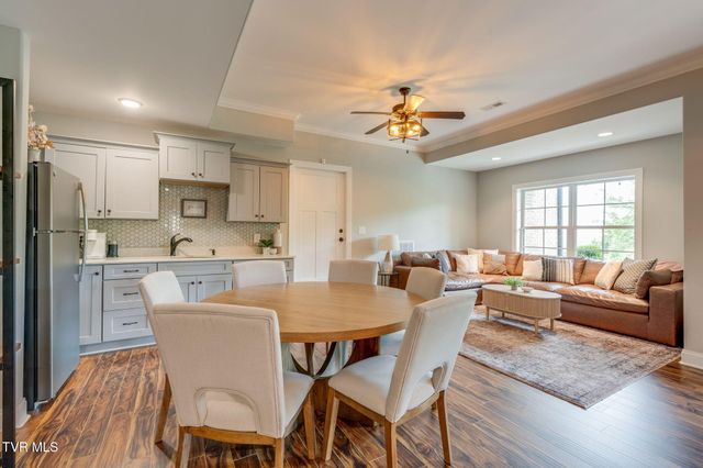 121 Sunset Ridge Boulevard, Johnson City, TN 37615