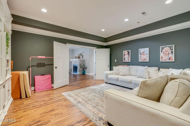 121 Sunset Ridge Boulevard, Johnson City, TN 37615