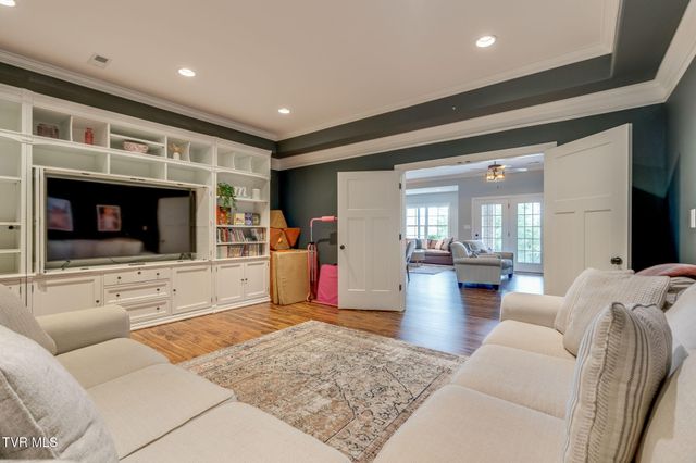 121 Sunset Ridge Boulevard, Johnson City, TN 37615
