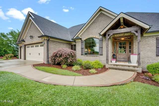 121 Sunset Ridge Boulevard, Johnson City, TN 37615