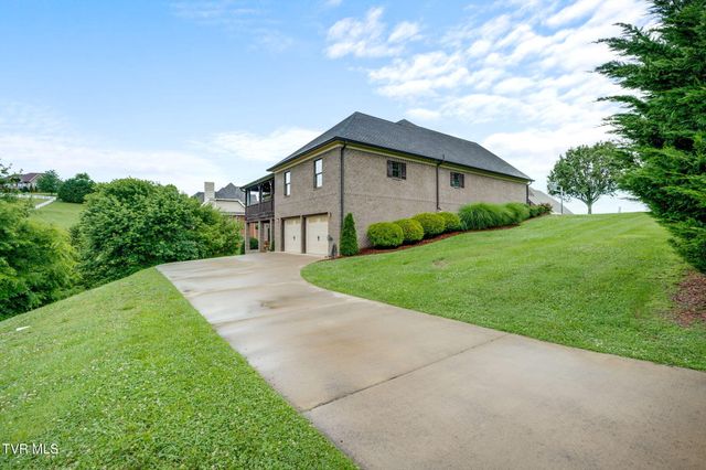 121 Sunset Ridge Boulevard, Johnson City, TN 37615