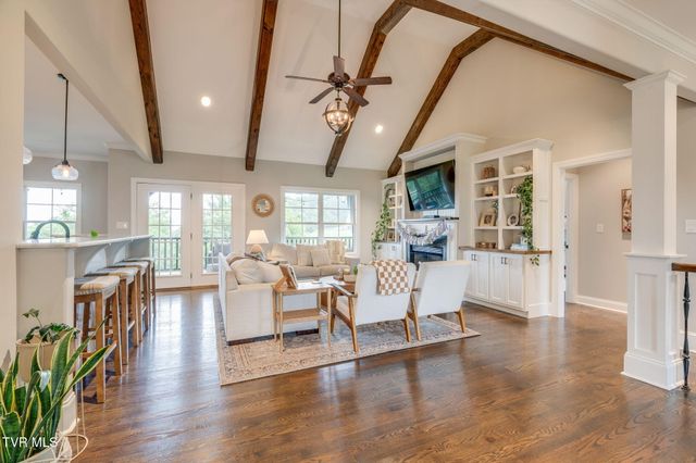 121 Sunset Ridge Boulevard, Johnson City, TN 37615