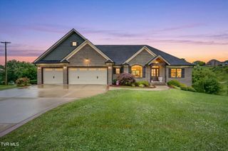 121 Sunset Ridge Boulevard, Johnson City, TN 37615
