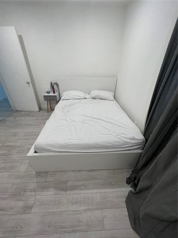 713 SW 7th Ave, Hallandale Beach, FL 33009