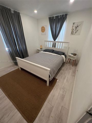 713 SW 7th Ave, Hallandale Beach, FL 33009