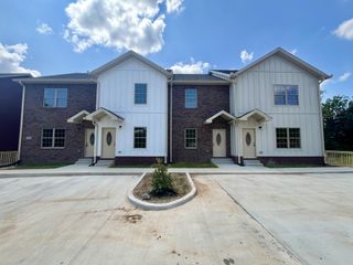 500 Peachers Mill Rd Unit B4, Clarksville, TN 37042