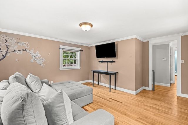 8 Moore Road, Westford, MA 01886