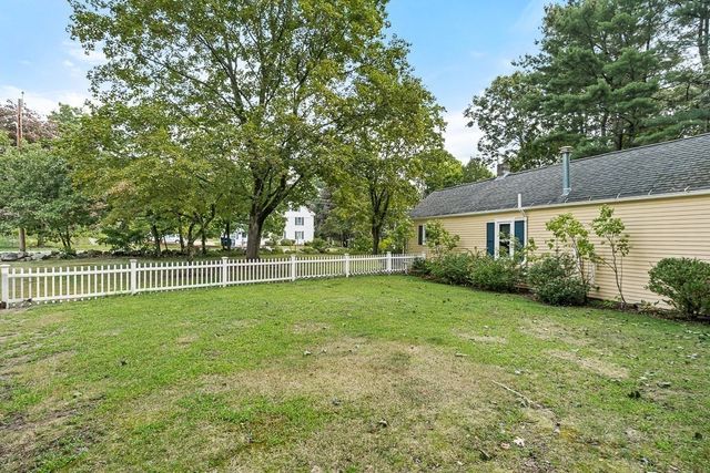 8 Moore Road, Westford, MA 01886