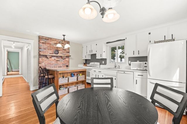 8 Moore Road, Westford, MA 01886