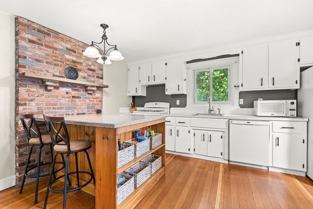 8 Moore Road, Westford, MA 01886