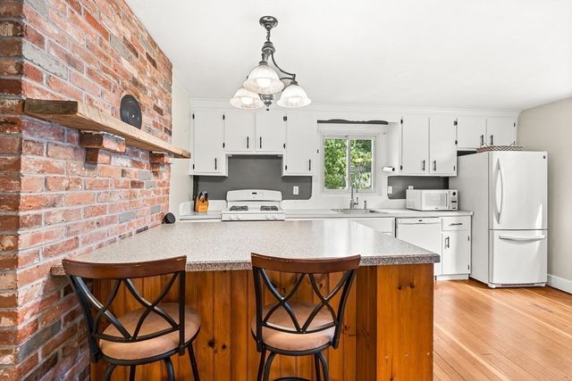 8 Moore Road, Westford, MA 01886