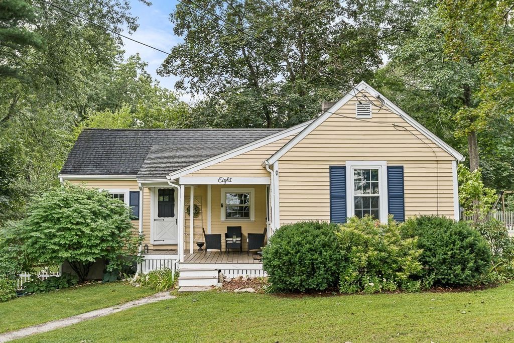 8 Moore Road, Westford, MA 01886
