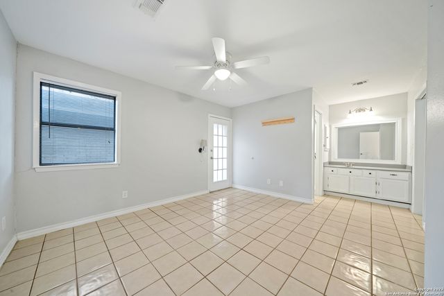 940 HAYSELTON AVE, New Braunfels, TX 78130