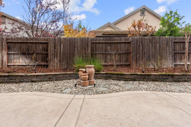 2144 Penstone Loop, Roseville, CA 95747