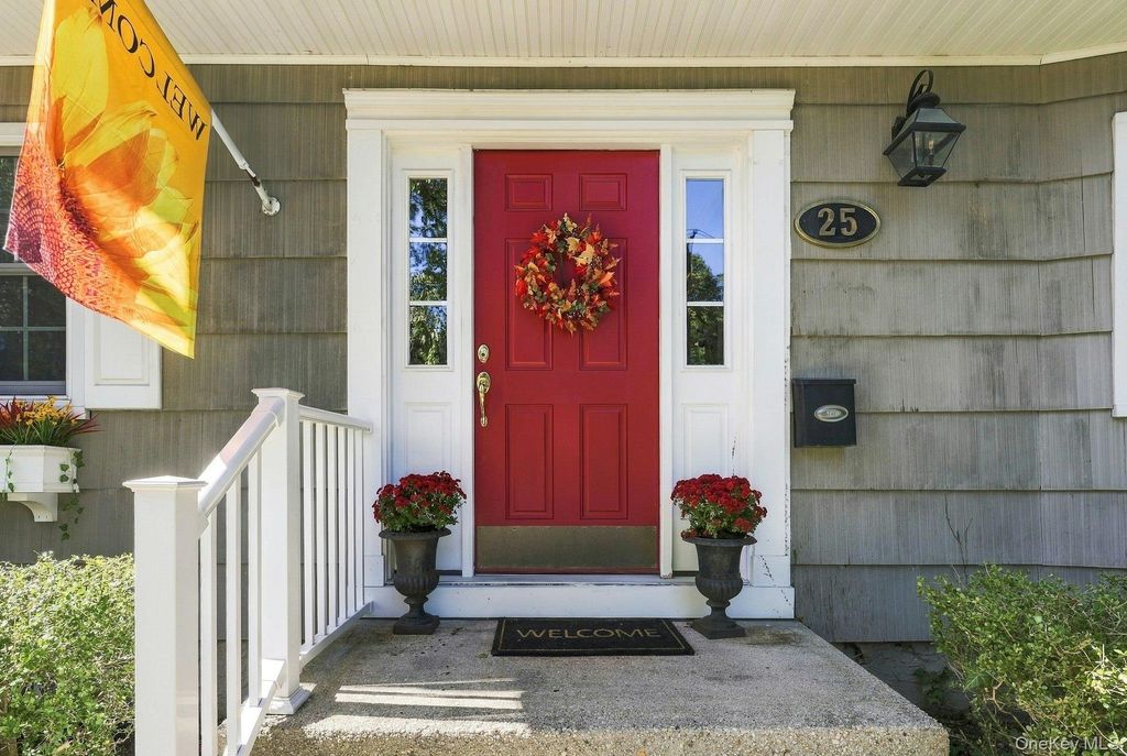 25 W Scudder Place, Northport, NY 11768 — photo 2