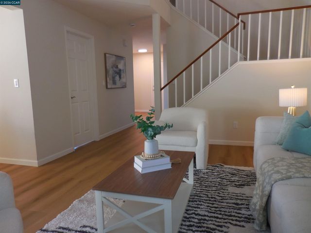 301 Delmonte Way END UNIT, Pinole, CA 94564