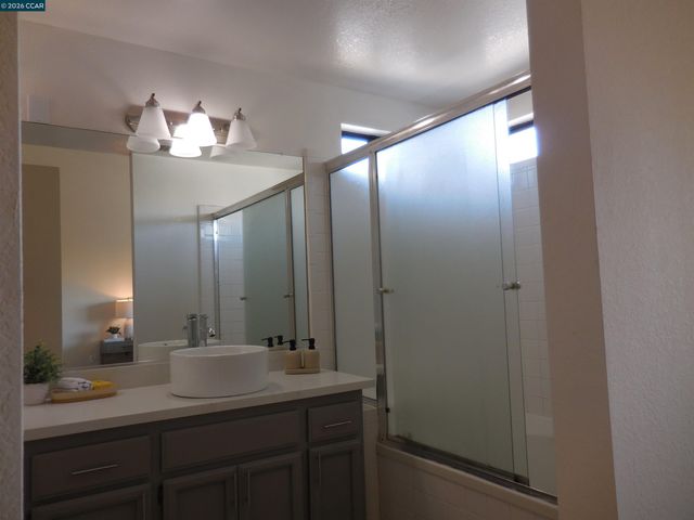 301 Delmonte Way END UNIT, Pinole, CA 94564