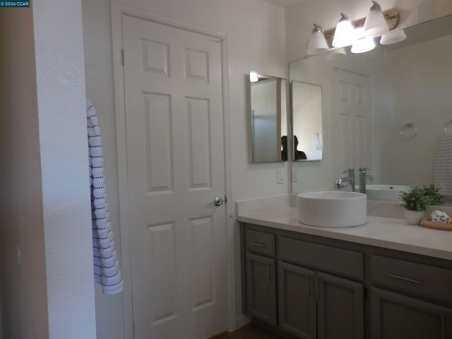 301 Delmonte Way END UNIT, Pinole, CA 94564