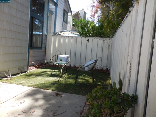 301 Delmonte Way END UNIT, Pinole, CA 94564