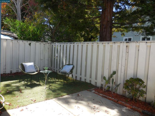 301 Delmonte Way END UNIT, Pinole, CA 94564