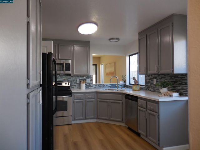 301 Delmonte Way END UNIT, Pinole, CA 94564