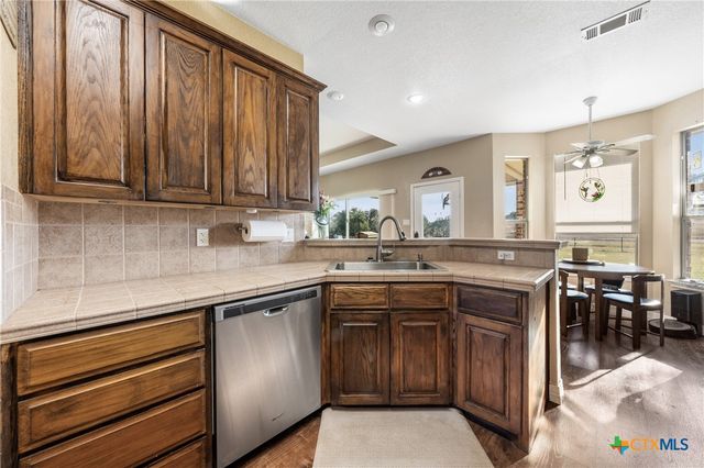 10223 Southshore Drive, Salado, TX 76571