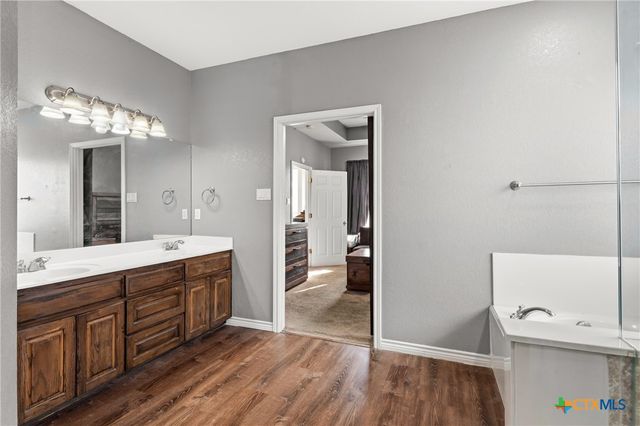 10223 Southshore Drive, Salado, TX 76571