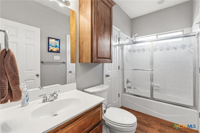 10223 Southshore Drive, Salado, TX 76571