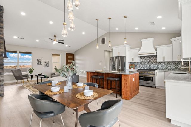 3073 Oculus Loop NE, Rio Rancho, NM 87144