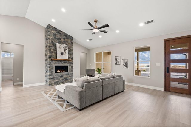 3073 Oculus Loop NE, Rio Rancho, NM 87144