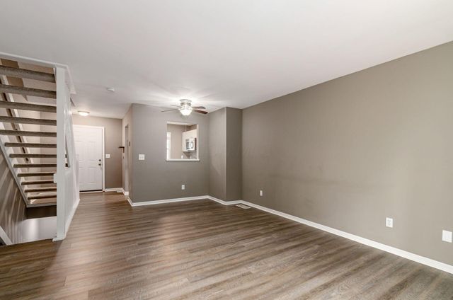 7279 Kirkdale Drive, 27E, Blacklick, OH 43004