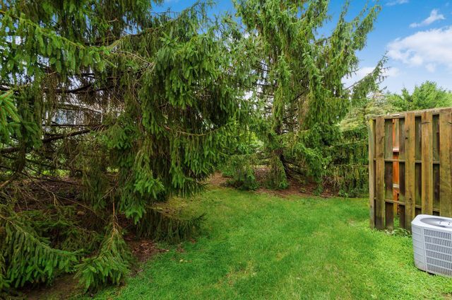 7279 Kirkdale Drive, 27E, Blacklick, OH 43004